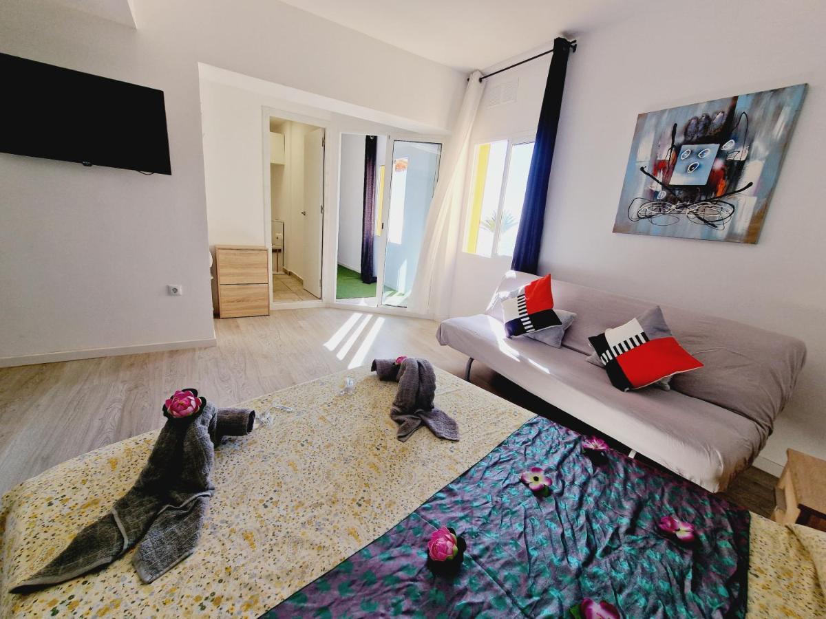 Daniel Beachfront, 2 Rooms Wifi Free Playa de las Américas Buitenkant foto